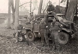 Line crew 2nd Divisional Signals WW2.jpg