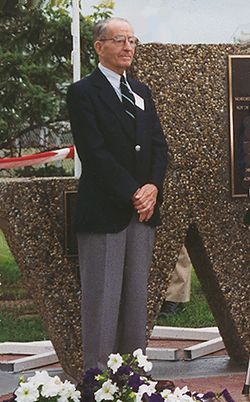 Ted Folwell photo at NWT and Y Monument 1995.jpg