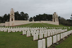 Cemetery Etaples Military.jpg